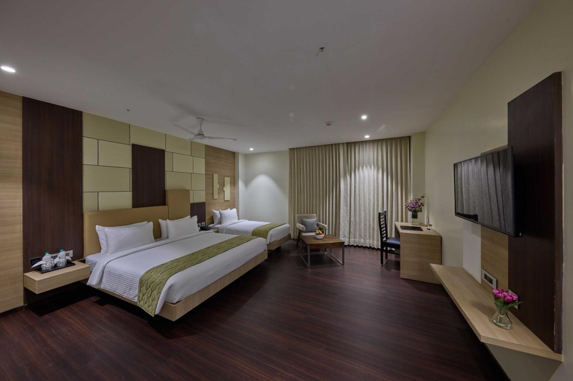 Grand Continent Hosur A Sarovar Portico Affiliate Hotel Екстер'єр фото