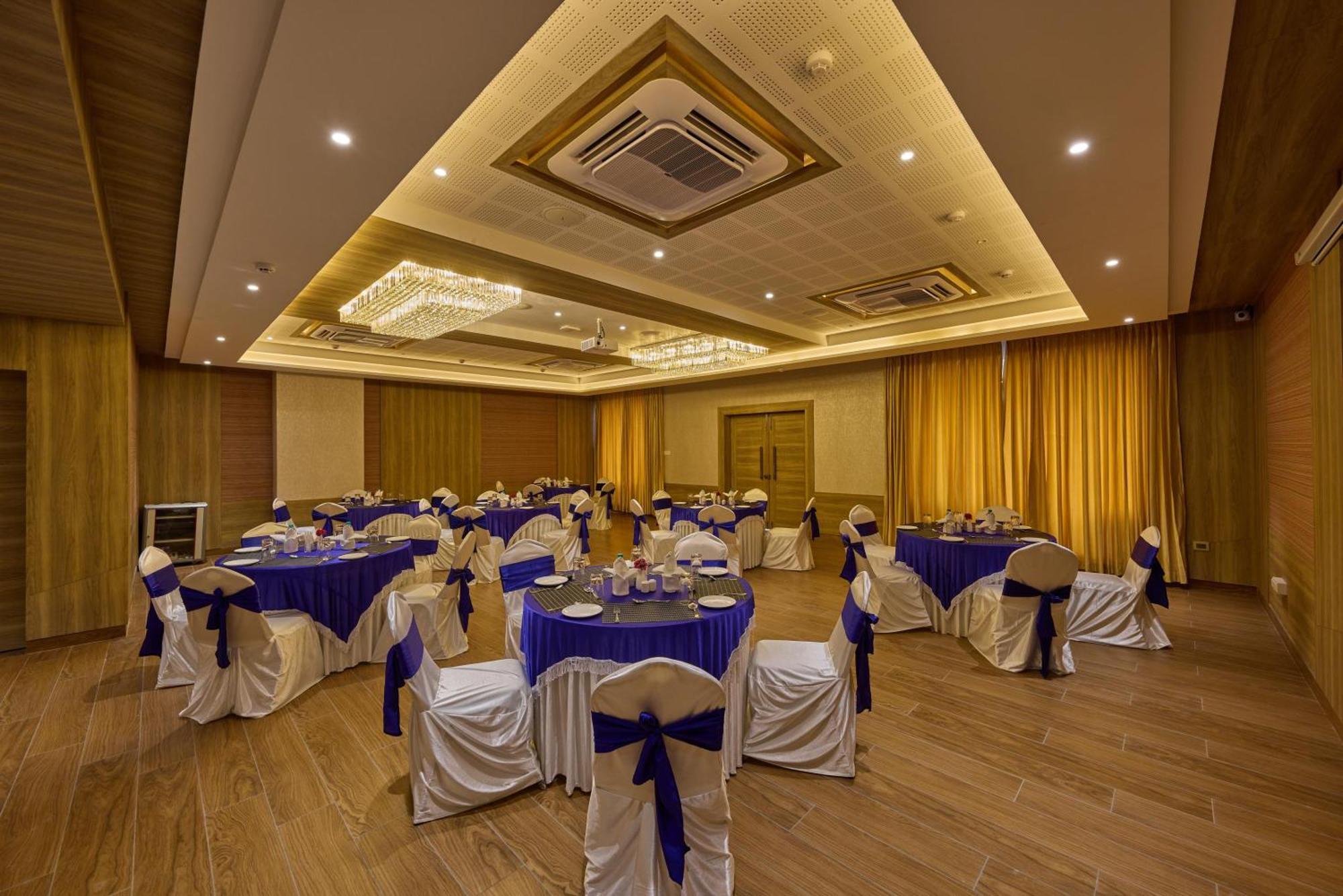 Grand Continent Hosur A Sarovar Portico Affiliate Hotel Екстер'єр фото